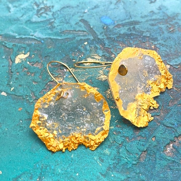 Matana Handmade Raw organic gold & white earrings - Picture 7 of 7